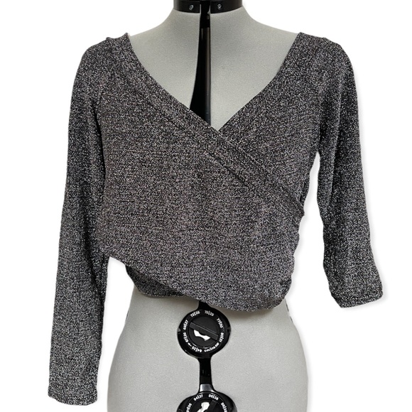 💎Fashion nova Multicolor metallic crisscross top - Picture 4 of 10